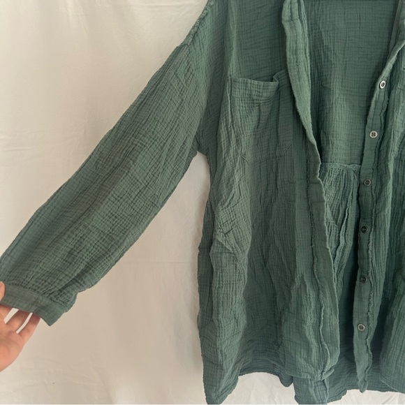 Entro Green blouse - Picture 2 of 5
